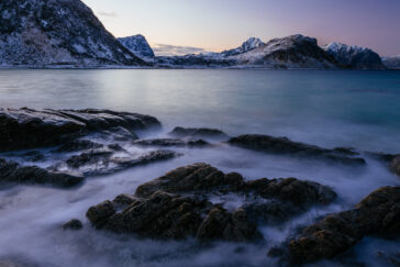 himmeblau-Blog-Lofoten-Berge-Wasser