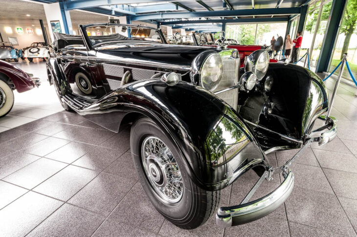 himmeblau-Blog-Efa-Automobilmuseum-Auto-schwarz