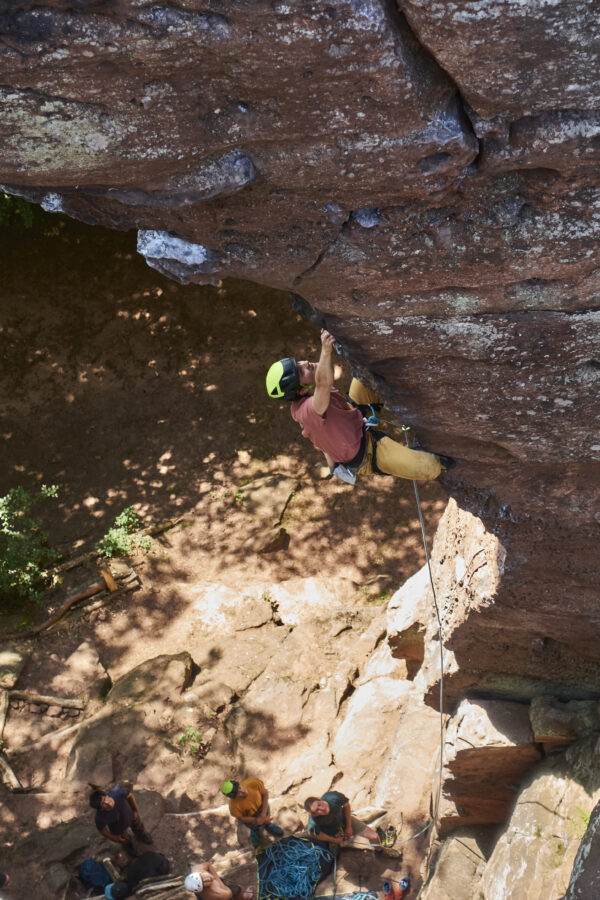 Florian Frank beim Klettern am Fels
